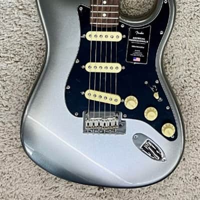 Mint Fender American Professional II Stratocaster In Mercury Silver w/ Hardshell Case image 1