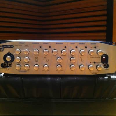 SWR Mo'Bass head image 1