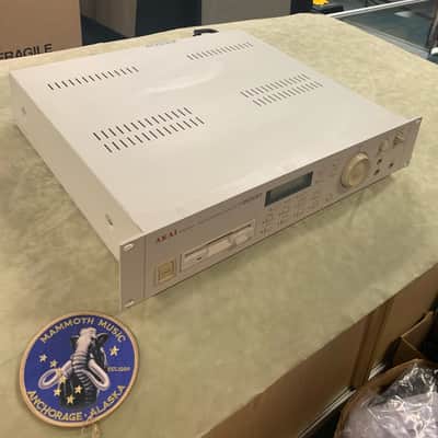 Akai S2000 Midi Stereo Digital Sampler