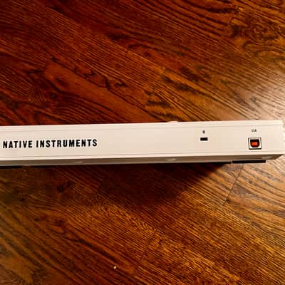 Native Instruments Maschine Mikro MKII 2010s - White image 3