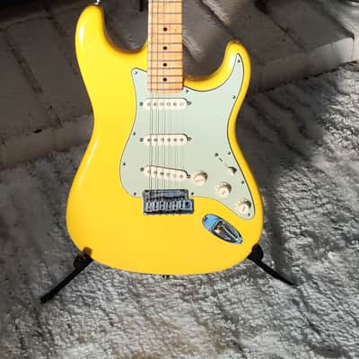 Fender Custom Shop Deluxe Stratocaster 2011 – Graffiti Yellow – OHSC – Fresh Setup image 2