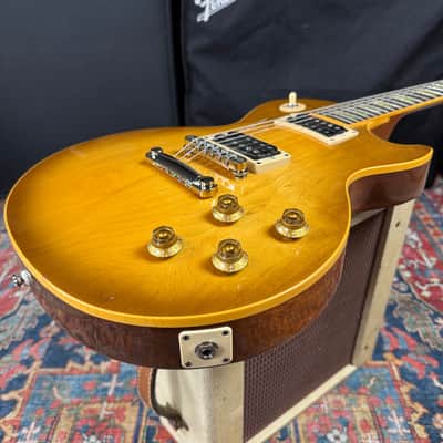 Gibson Les Paul Classic Honeyburst Solid Body - 2006 image 13