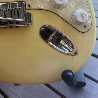 Fender American Standard Stratocaster with Maple Fretboard 1996 - 1997 Vintage White image 3
