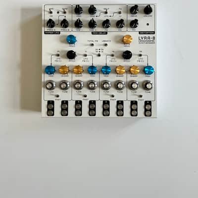 Soma Lyra-8 + Decksaver + fancy knobs image 2
