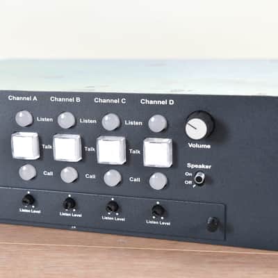Clear-Com MS-704 2RU Four-Channel Main Station CG00YHB image 3