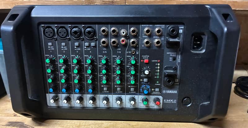 Yamaha EMX2 10 Channel 220-Watt Powered Analog Mixer 2010s - Gray