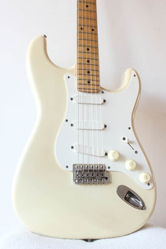 ギター fenderJapan st54-95ls white Fender Japan '54 Reissue Stratocaster ST54-95LS Vintage White 2002