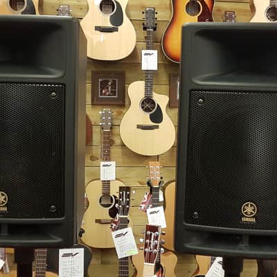 Yamaha  Stagepas 300 portable PA system image 1