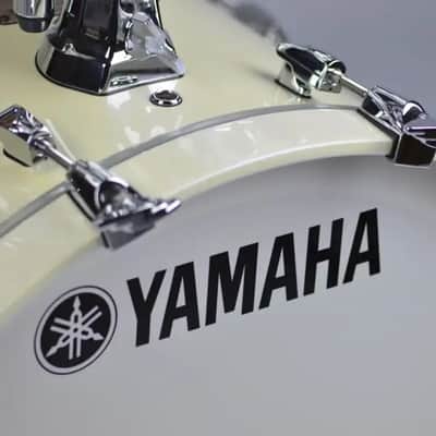 Yamaha Absolute Hybrid Maple 5 pc. w/ 22x16 Bass Drum - Polar White - IN STOCK ! image 3
