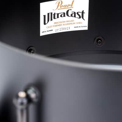 Pearl ULTRACAST 14"X6.5" 5/3/5MM CAST ALUMINUM SNARE DRUM image 2