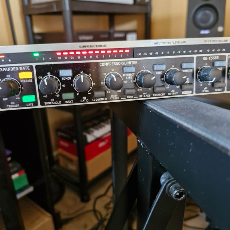 Behringer MDX2600 Composer Pro-XL Compressor / Limiter 2010s - Standard image 1