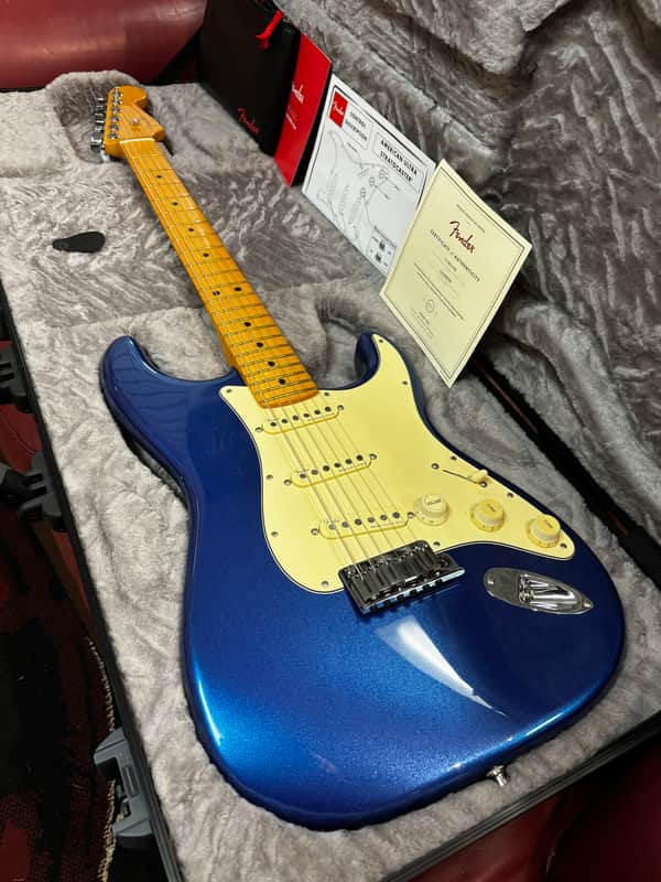 Fender American Ultra Stratocaster with Maple Fretboard 2023 - Cobra Blue image 1