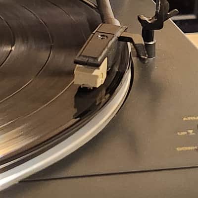 Garrard Garrard 1212 is a vintage, fully automatic belt-drive turntable 90s  - Black image 2