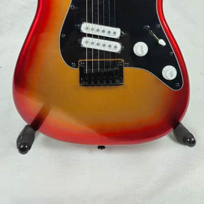 Squier Contemporary Stratocaster Special HT Sunset Metallic image 2