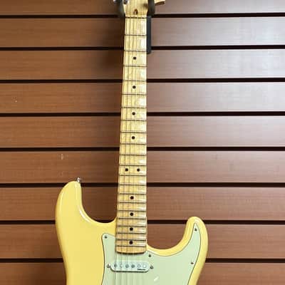 Fender Yngwie Malmsteen Artist Series Signature Stratocaster with Maple Fretboard 2006 - Vintage White image 3