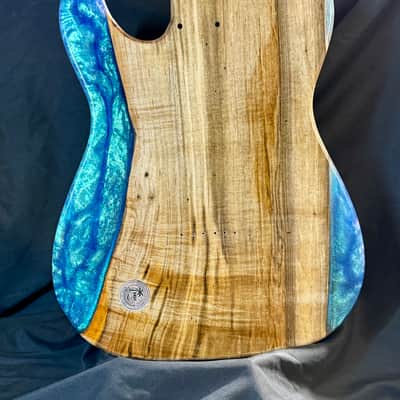 MH Customs “Tidebreaker” – Ambrosia Maple & Blue-Green Color Shift Resin T-Style Body 2026 - Nitrocellulose Gloss image 3