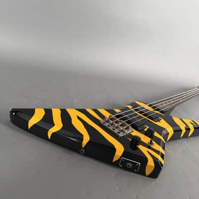 Aria Pro II ZZB Deluxe Explorer Bass Black Yellow Zebra / Tiger image 10