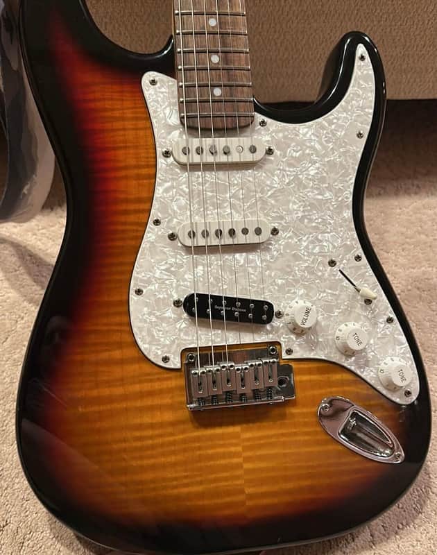 Squier Standard Stratocaster 2001 - 2018 | Reverb Canada