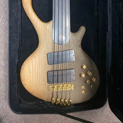 Ritter "The Stone Age Roya" 5 string Fretless Bass image 2