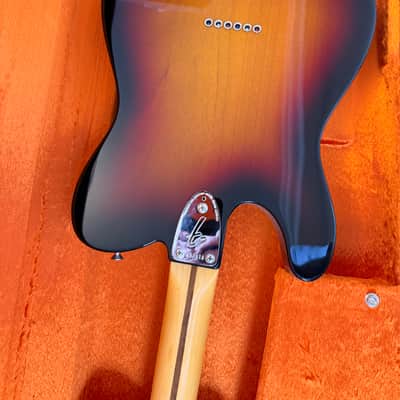Fender American Vintage II '72 Telecaster Thinline 2022 - Present - 3-Color Sunburst image 4