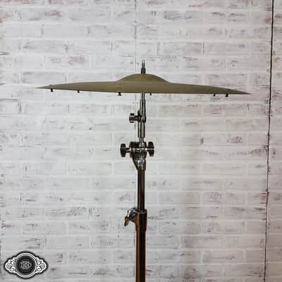 60s A Zildjian 18" vintage crash ride sizzle cymbal 1472g unique plate image 3