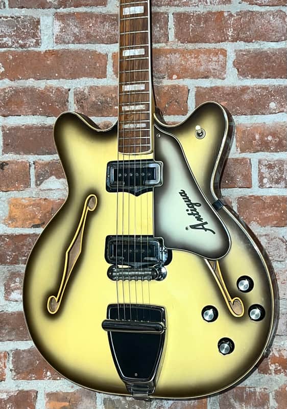 Excellent 1968 Fender Coronado II with Rosewood Fretboard  Antigua OHSC  !