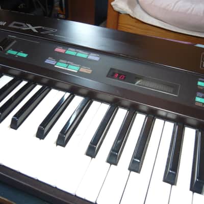 Yamaha DX7 Programmable Algorithm Synthesizer Mark 1 (1983 - 1987) - Chocolate Black image 3