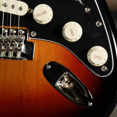 Fender American Professional Classic Stratocaster Electric Guitar - 3-Color Sunburst with Gig Bag image 9