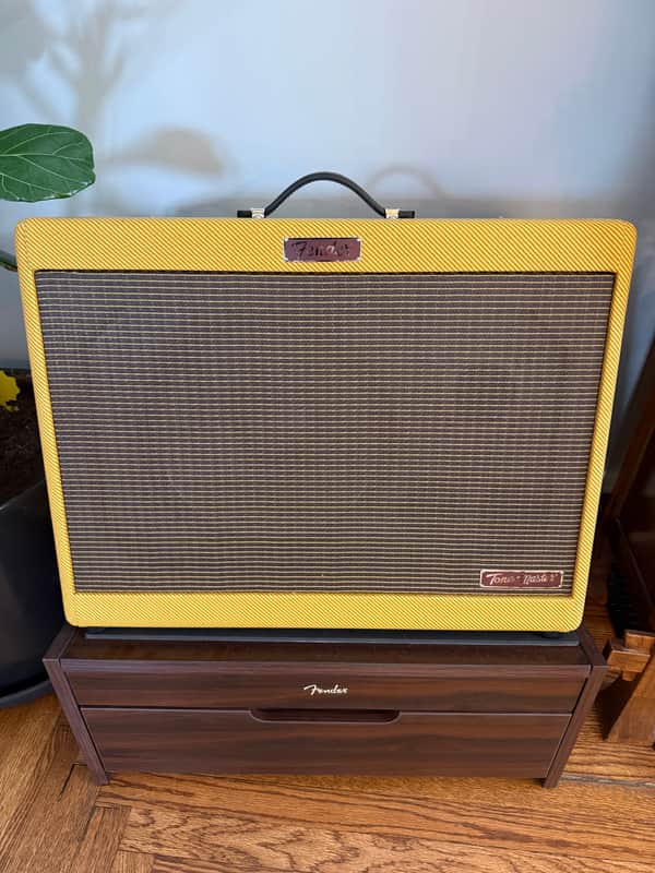 Fender Tone Master FR-12 1000-Watt 1x12" Active Guitar Speaker Cabinet