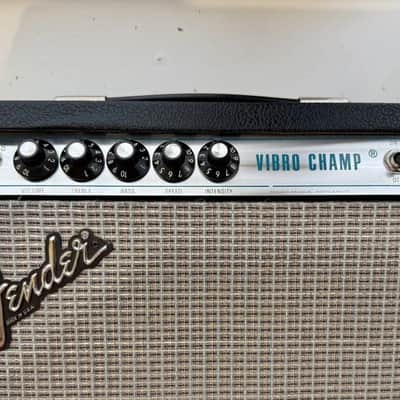 Fender Vibro Champ 6-Watt 1x8" 1977 Silverface image 1