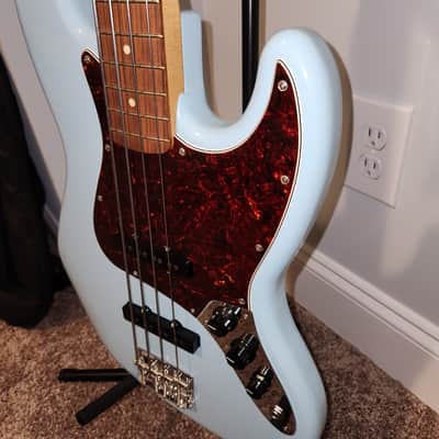 Fender Vintera '60s Jazz Bass with Pau Ferro Fretboard 2019 - Present - Daphne Blue image 9