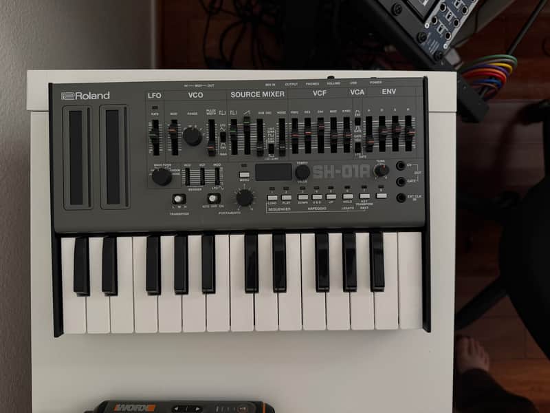 Roland SH-01A Boutique Series Synthesizer Module with K-25m Keyboard 2017 - Present - Gray image 1