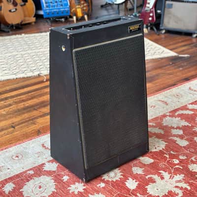Treble Clef Junior 60 Watt 2X12" Bass Combo image 3
