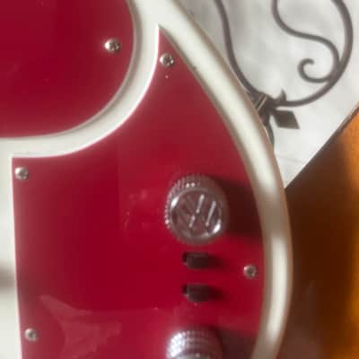 First Act Limited Edition Volkswagen Garage Master - White with Red Pickguard image 9