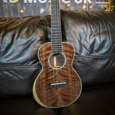 Kala KA-WCW-WAL-T_W/BAG 2026 - Solid Walnut (Top, Back & Sides) image 1