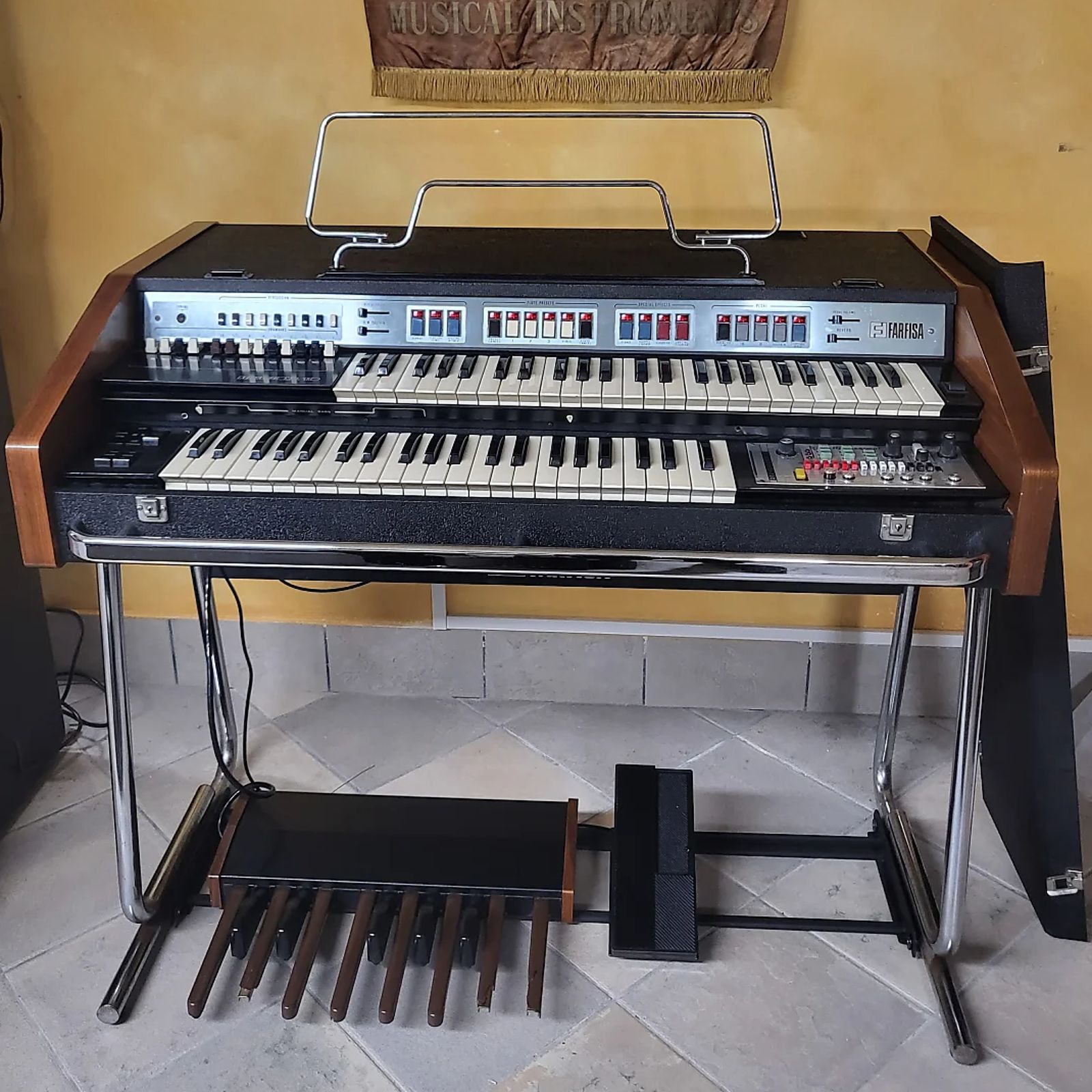 Farfisa Professional 110 Dual Keyboard Organ | Reverb