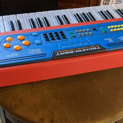 Techno-Beat Electronic Keyboard Concert Play/Demo Manley 2005 Red 54 Key, Battery Powered image 12