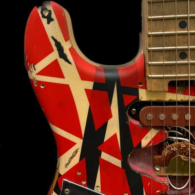 EVH frankenstrat Lefty franky type 2018-2023 - Black & Red, White image 3