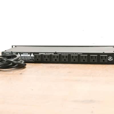 Furman M-8 8-Outlet Power Conditioner CG013ZL image 5