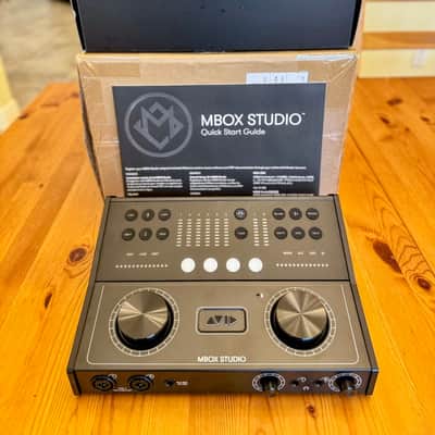 Avid MBox Studio 21x22 USB-C Audio Interface 2022 - Present - Black image 4