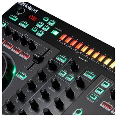 Roland DJ-505 DJ Controller image 7