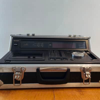 TECHNICS SL-P1200 — Professional Broadcast CD Player + Custom Flightcase (1986-1993) image 12