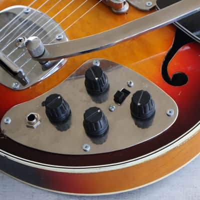 1960's Teisco Japan EP-9T Hollowbody w/Tremolo (Sunburst) image 3