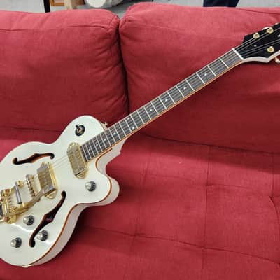 Epiphone Wild Kat - Pearl white gold hardware LTD Custom shop with case image 9