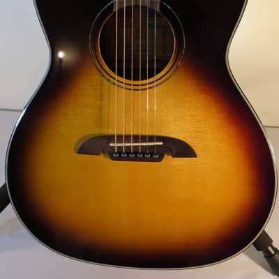 Alvarez Masterworks MF610ESB 50th Anniversary OM Sunburst W/ HSC Solid Wood Never Played 2016 NOS image 5