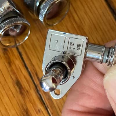 Grover 502C ROTO-GRIP Locking Rotomatics Guitar Tuners, Tuning Machines Set 3+3 18:1 Chrome Tuning Keys with Dunlop Polish Cloth Bundle Tuner Heads with Kidney Button image 2