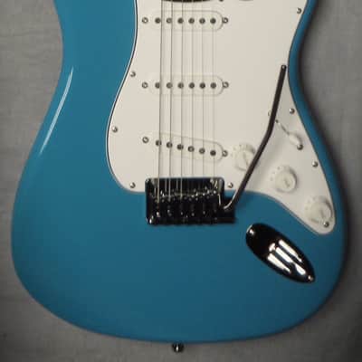 Fender Ltd Ed Custom Deluxe Stratocaster Taos Turquoise image 2