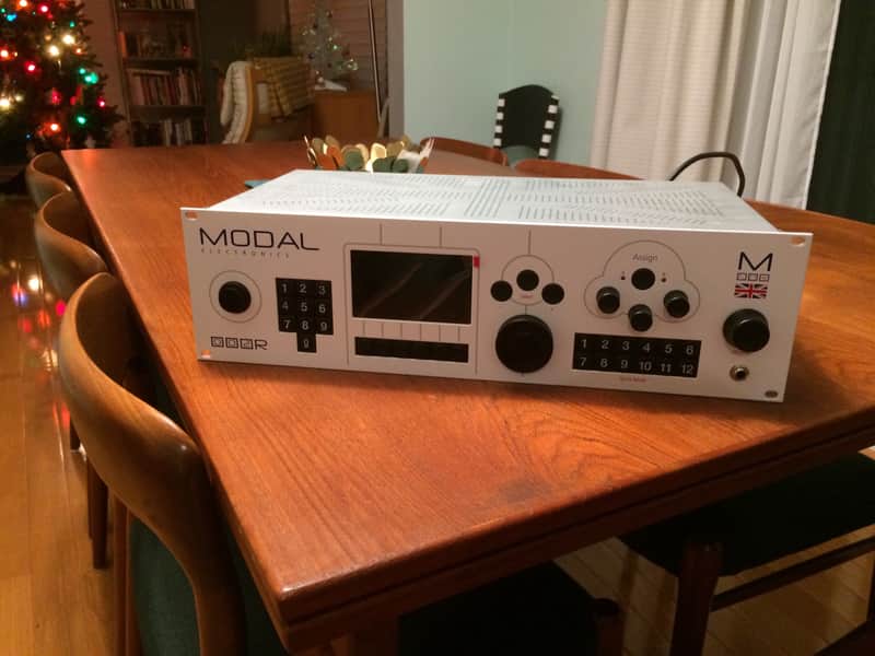 Modal Electronics 002R 8 Voice image 1