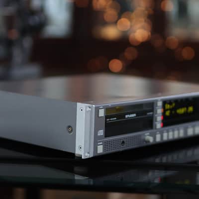 Studer D731 CD Player with famous Philips TDA1547 DAC7 image 3