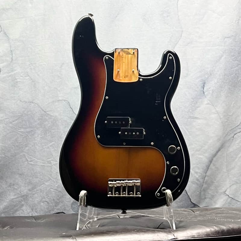 Squier Classic Vibe 70s Precision Bass Loaded Body Sunburst image 1